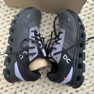 On Running Cloudrunner running shoe.